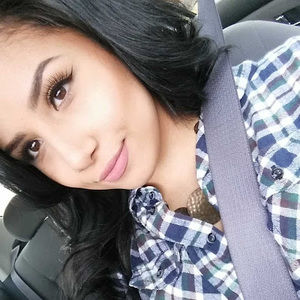 Meet your Posher, Dayana